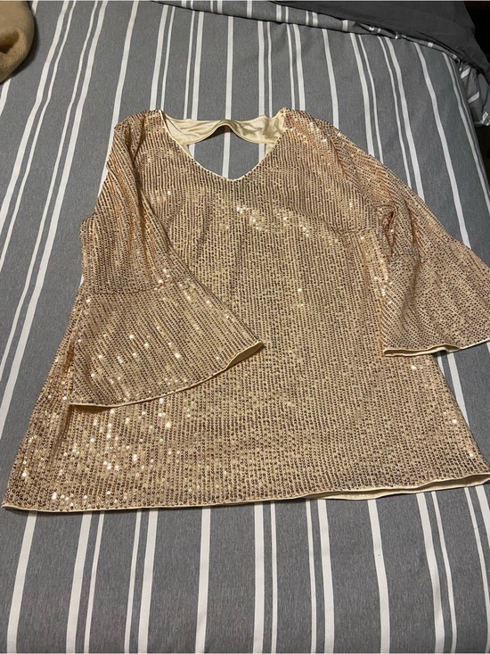 Grace Karin Tops - Grace Karin Champagne Sequin V-Neck Bell Sleeve Top